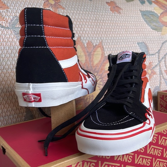 Vans Men’s
Sk8-Hi Flame VN0005UJGWP Sneakers - Picture 10 of 16